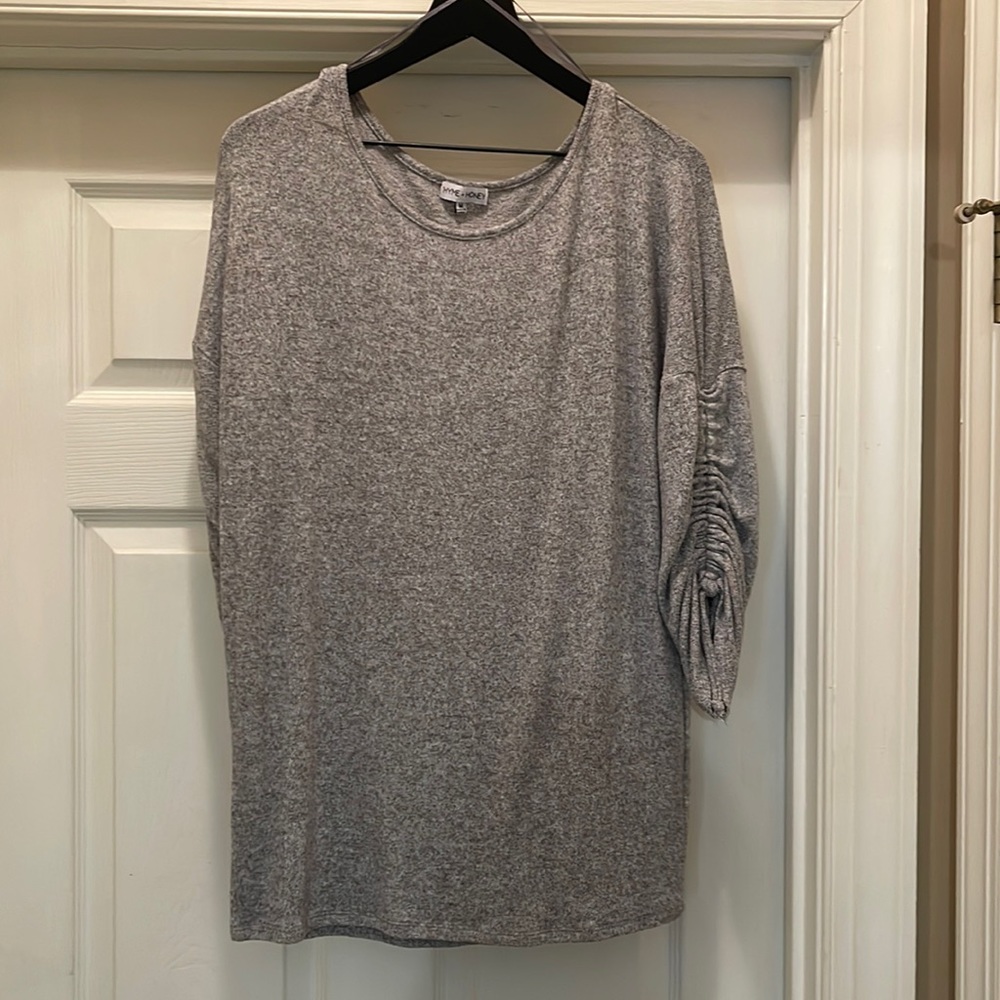 Thyme and Honey rouched sleeve sweater top